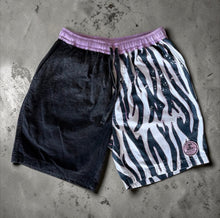 Load image into Gallery viewer, KIDS WEEKEND WALKSHORTS - ZEBRA