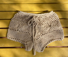 Load image into Gallery viewer, Crochet shorts