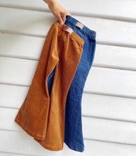 Load image into Gallery viewer, Farah Flare Jean - Toffee Cord