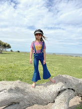 Load image into Gallery viewer, Farah Flare Jean - Future Blue