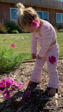 Load image into Gallery viewer, Daisies All Over Crochet Set - Pale Pink