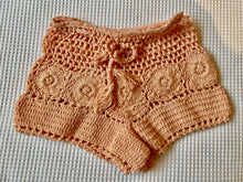 Load image into Gallery viewer, Crochet shorts