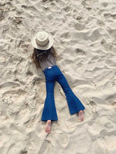 Load image into Gallery viewer, Farah Flare Jean - Future Blue