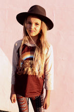 Load image into Gallery viewer, STAY GOLDEN Raglan tee - Brown